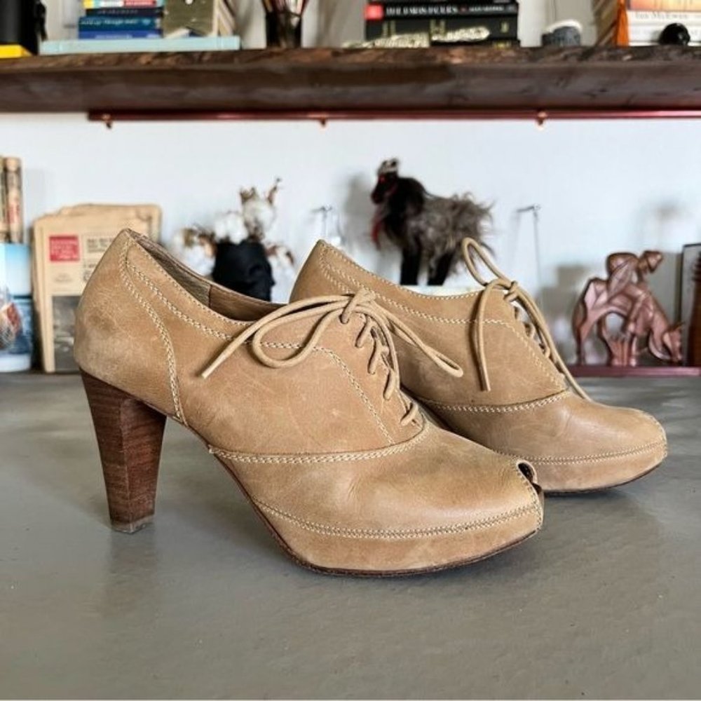 Anthropologie Nona Schuler and Sons Heeled Oxford Peep Toe Shoes